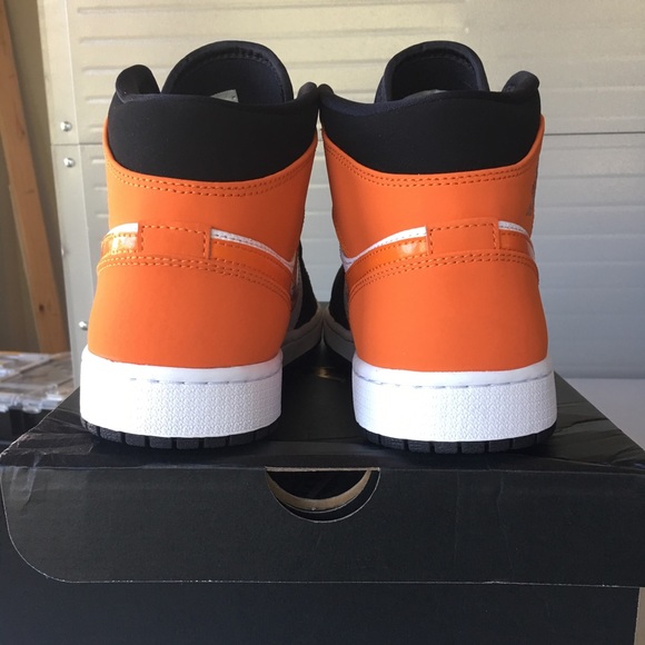 Nike Air Jordan 1 Mid Shattered Backboard - Picture 7 of 7